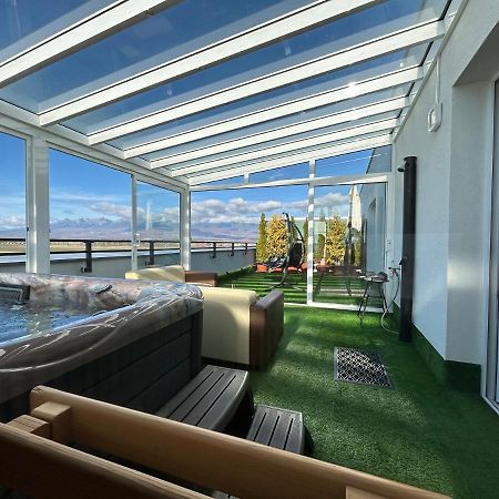 Tatra billetee apartmán s luxusným výhľadom na VysokéTatry a súkromným wellness Poprad Extérieur photo